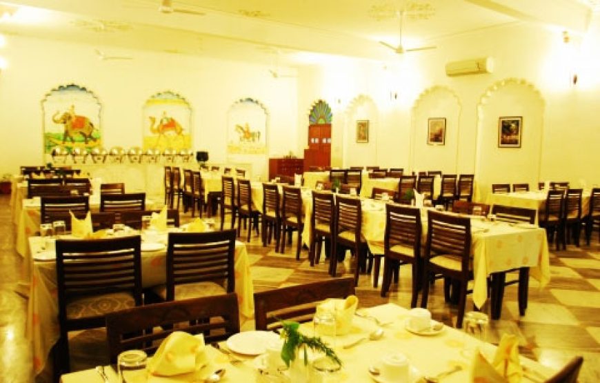 Hotel Surya Vilas Palace